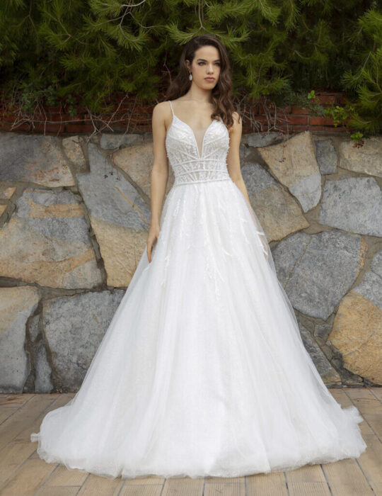 Hochzeitskleid im Prinzessstil mit Rock aus Glitzertüll und transparentem Top mit Plunge-Ausschnitt sowie Paillettendekorationen von Emine Yildirim, Modell 5080