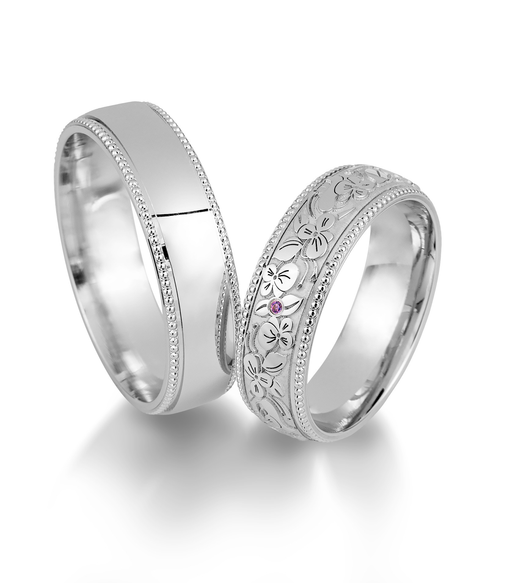 Saint Maurice – Eheringe in Weißgold mit lila Brillant