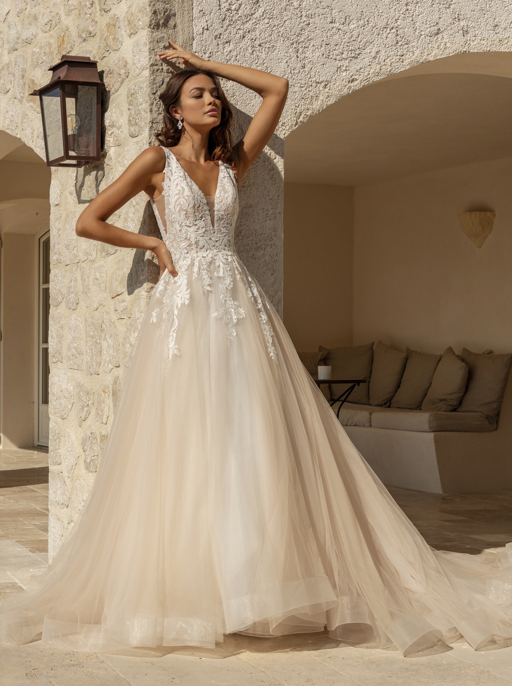 Brautkleider 2024: Sexy Ausschnitte