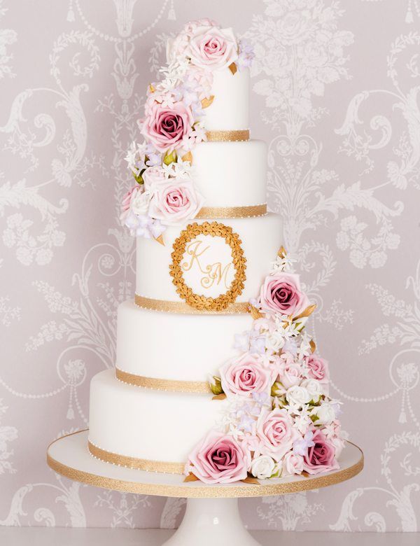 fünfstöckige Hochzeitstorte mit Blumen