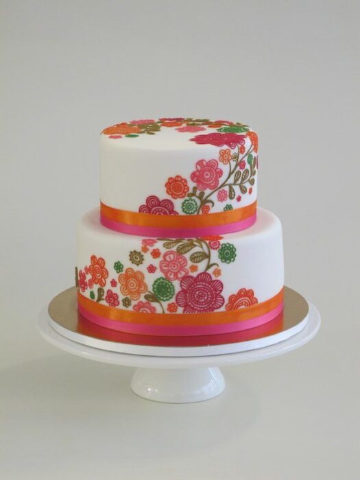 Hochzeitstorte mit Blüten