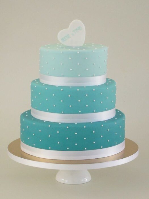 Hochzeitstorte in Blau