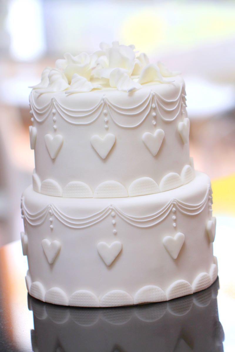 schlichte Hochzeitstorte