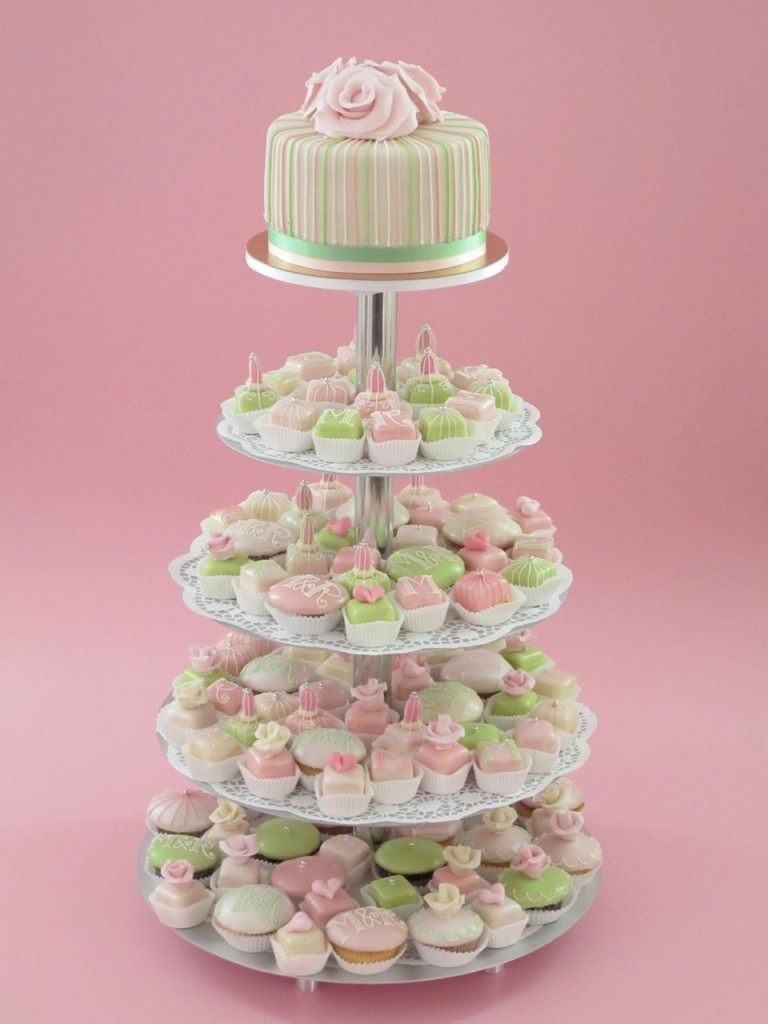 Hochzeitstorte aus Cupcakes