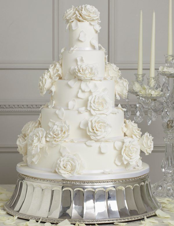 Hochzeitstorte in Weiß