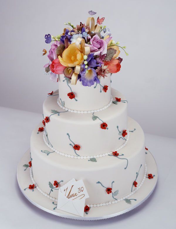 dreistöckige Hochzeitstorte