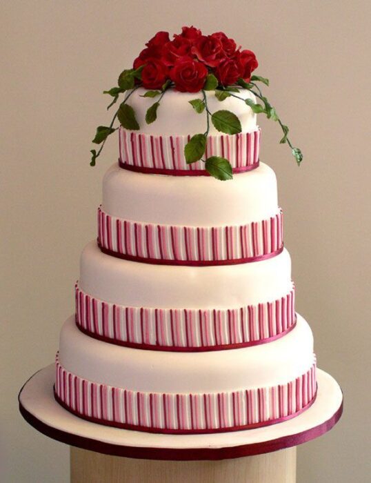 schlichte Hochzeitstorte
