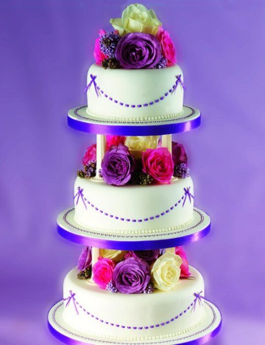 Hochzeitstorte mit Blumen