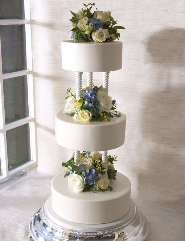 Hochzeitstorte in Weiß