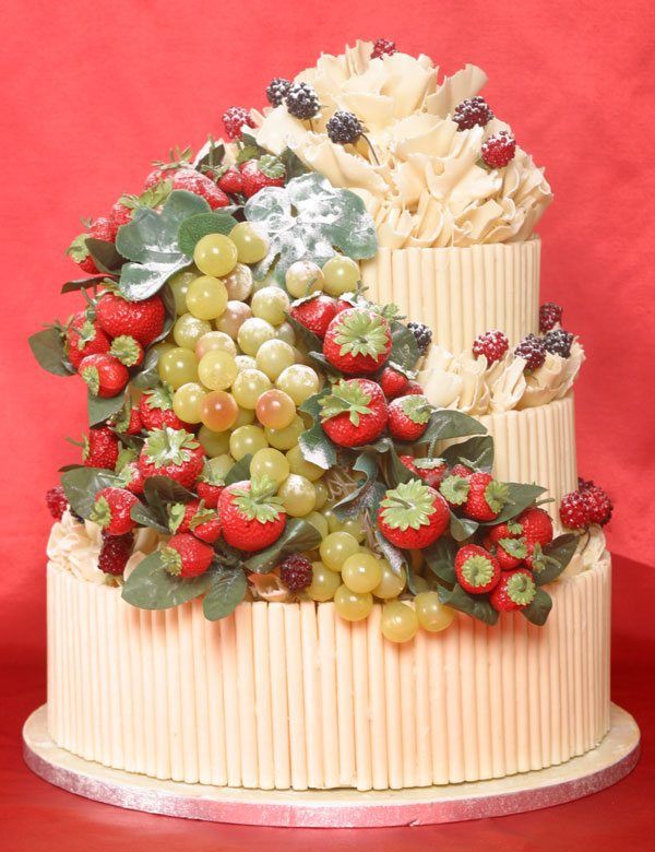 Hochzeitstorte mit Früchten